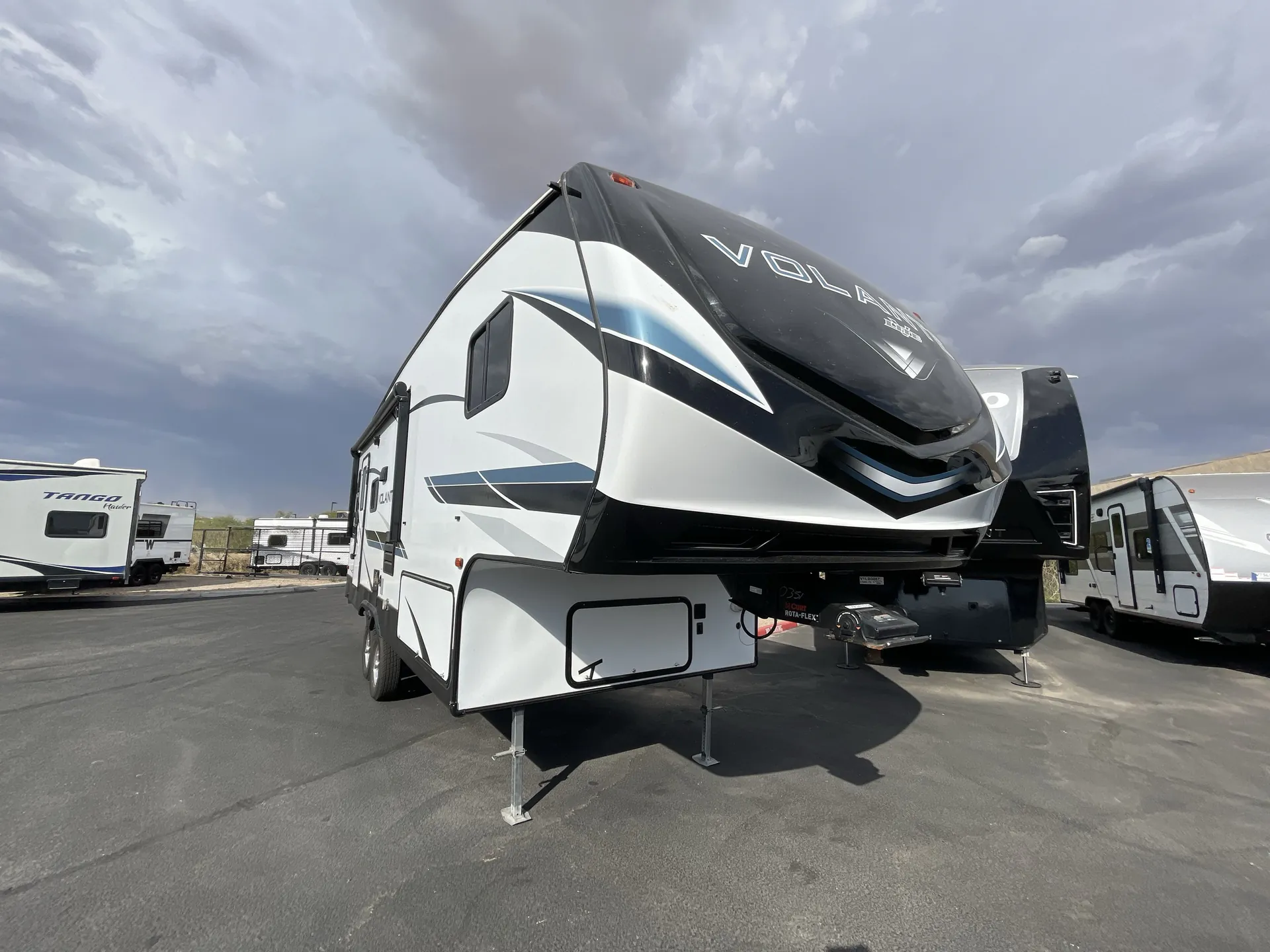 2022 CrossRoads Volante VL240RL - Photo 2