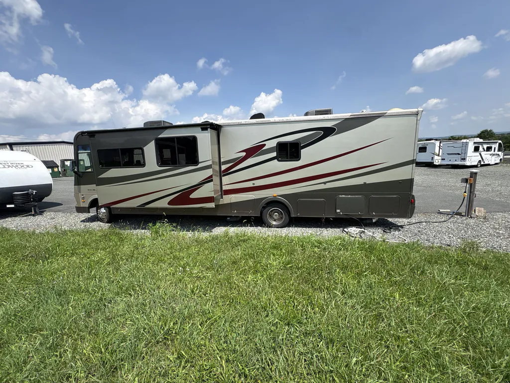 2010 Coachmen Mirada 35DS, Photos photo 6