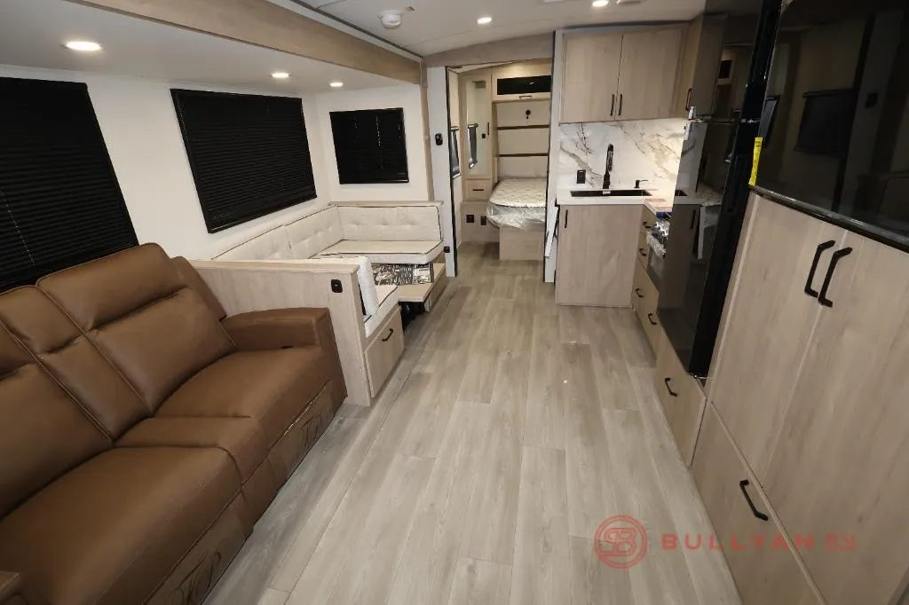 2026 Grand Design Imagine 2800BH - Photo 3