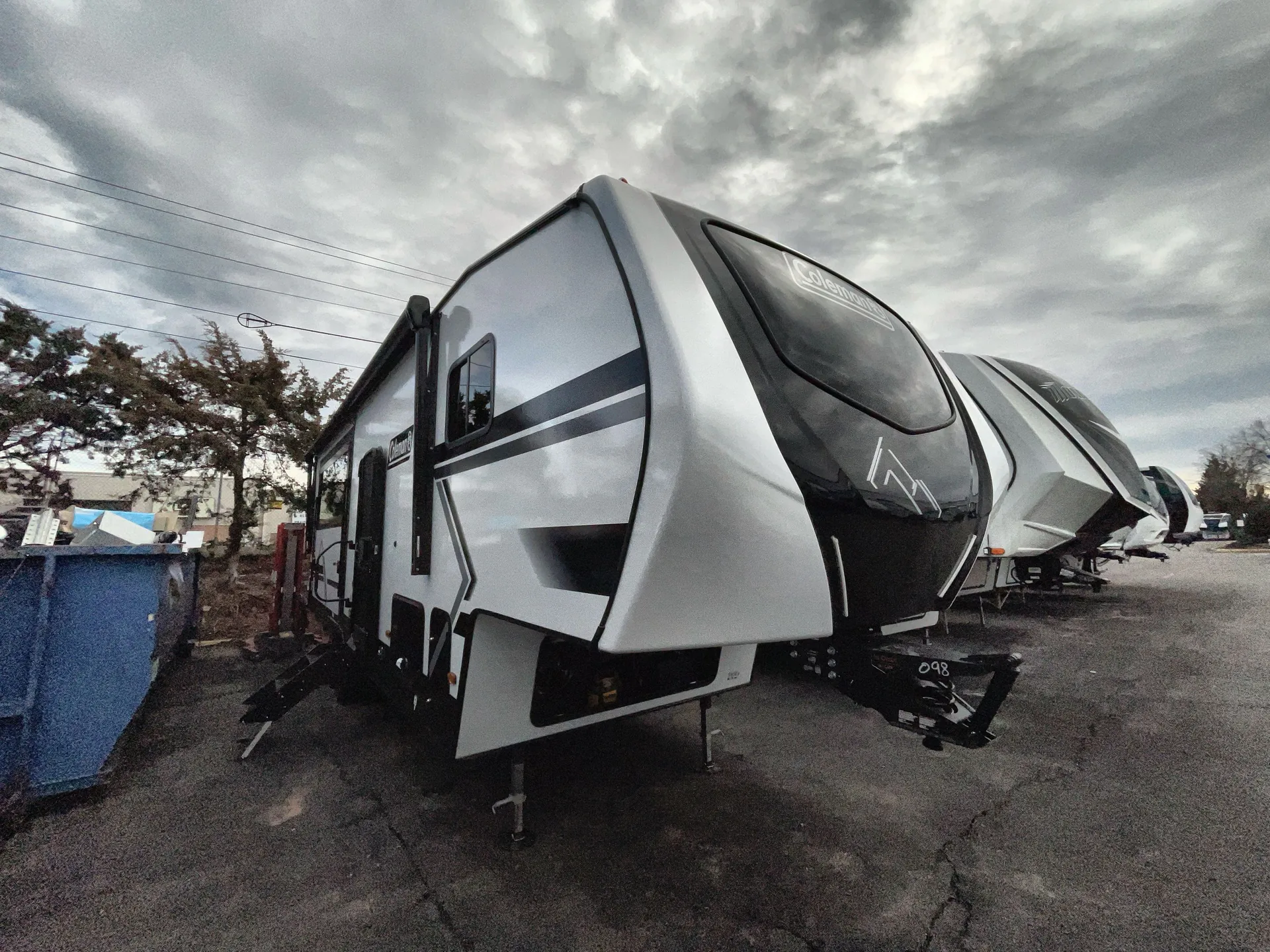 2026 Keystone Coleman Legacy 2800SUNDECK - Photo 2