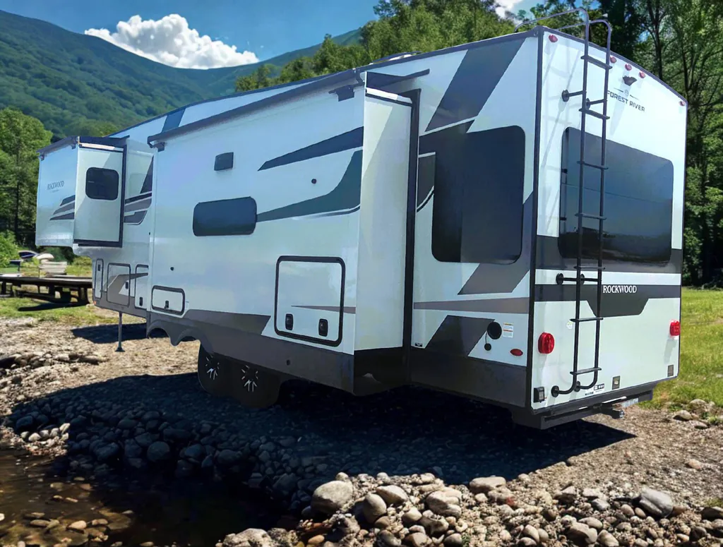2026 Forest River Rockwood Signature R361RLS, Photos photo 4