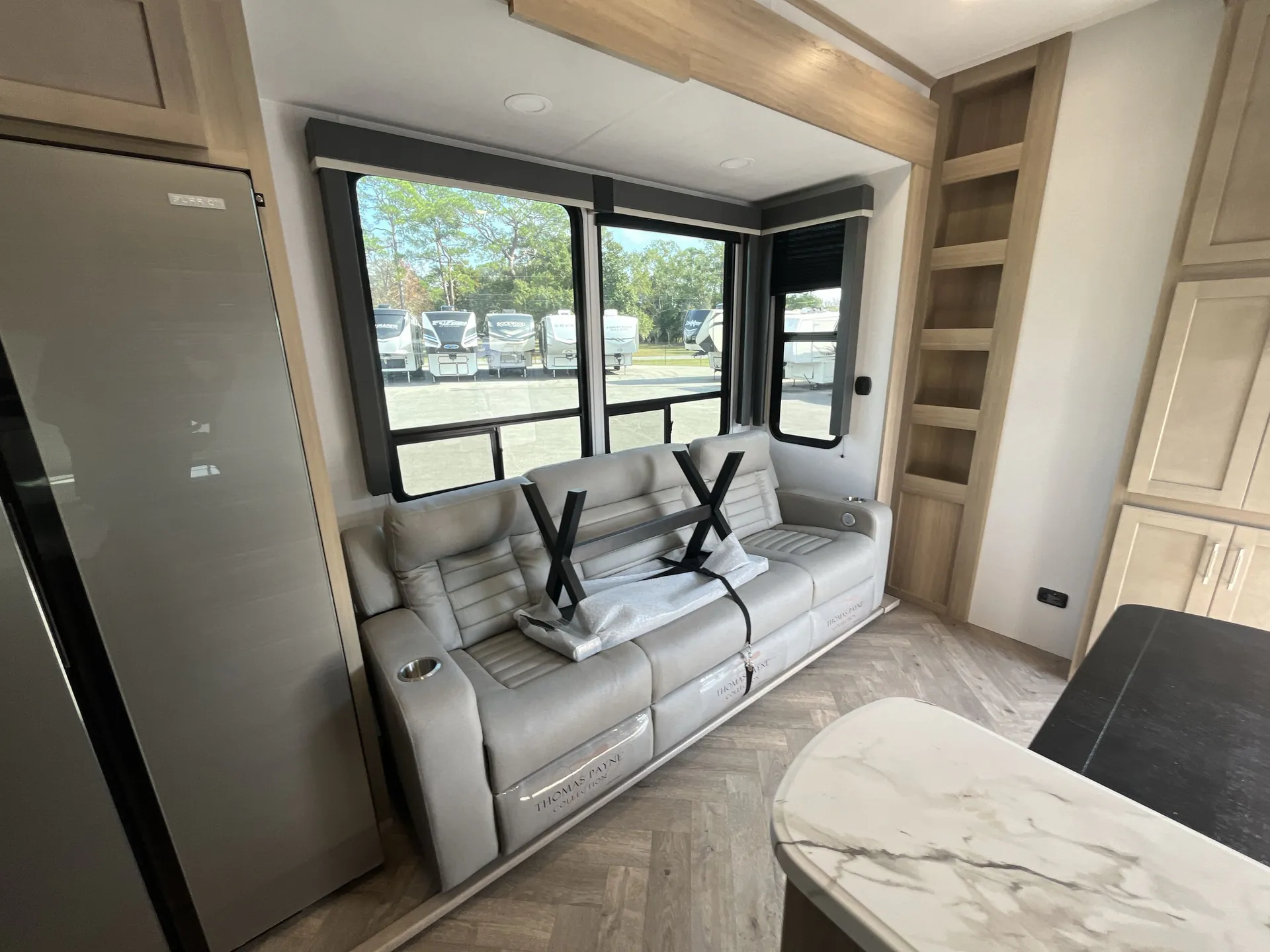 2026 Keystone Carbon 338 — living area main