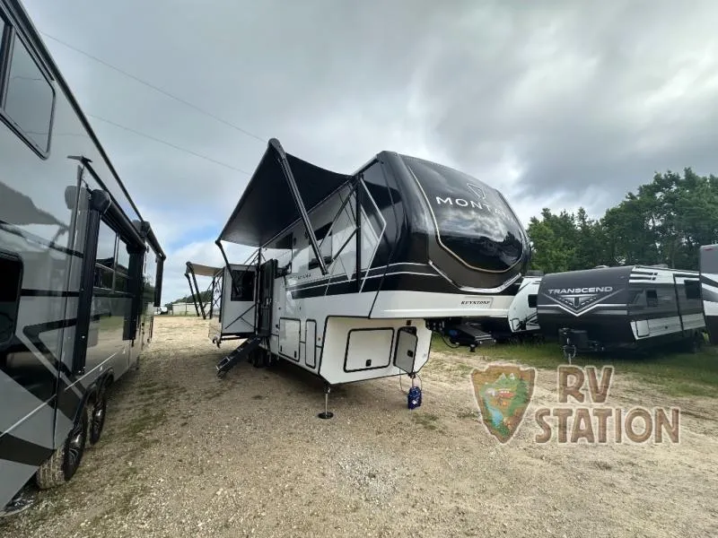 2026 Keystone Montana 3231CK - Photo 2