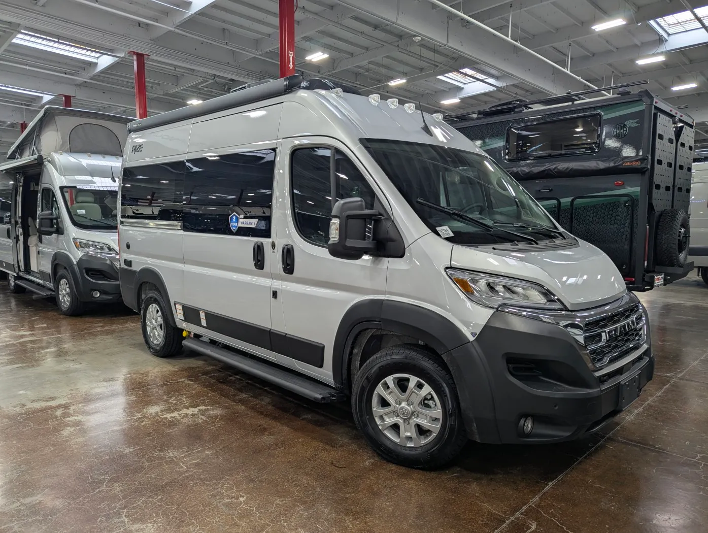 2027 Thor Motor Coach Rize 18M - Photo 2