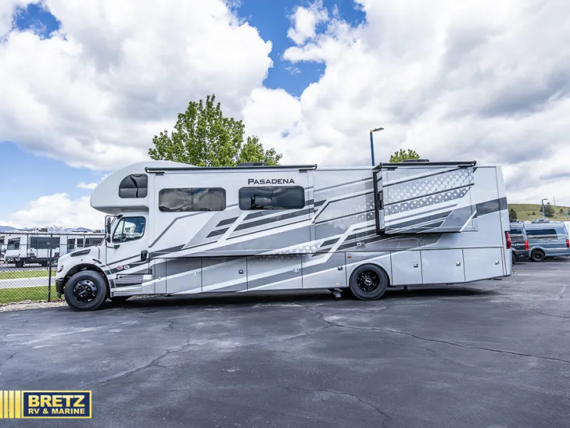2026 Thor Motor Coach Pasadena 38DX - Photo 4