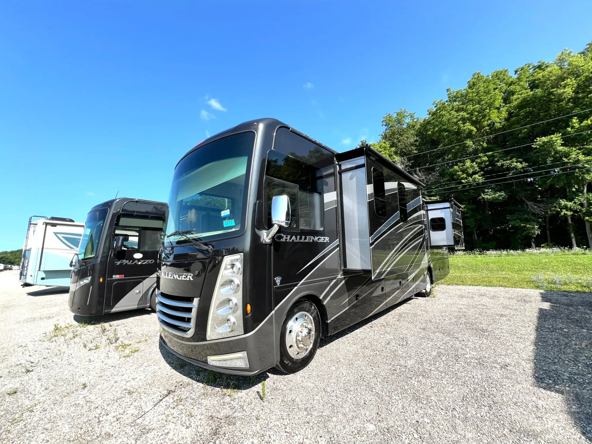 2021 Thor Motor Coach Challenger 37DS - Photo 4