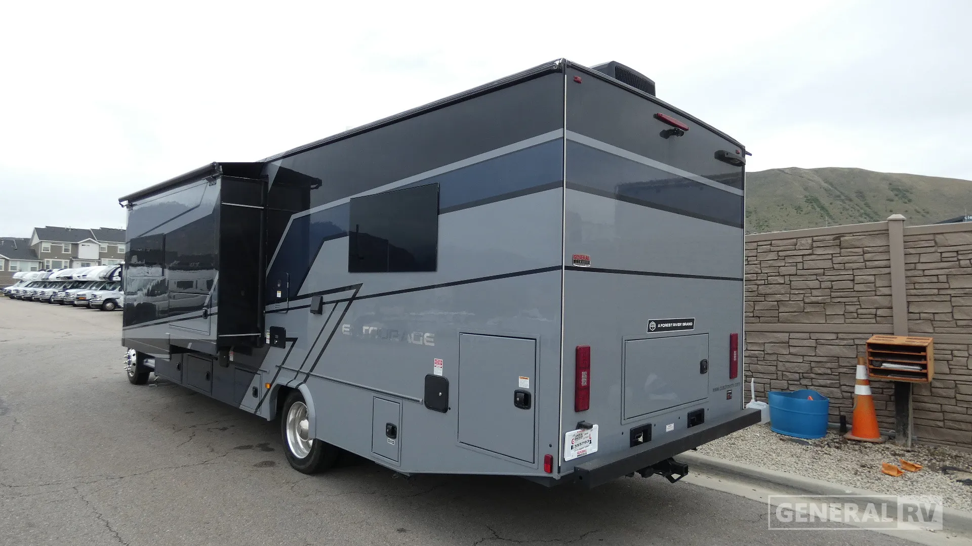 2026 Coachmen Entourage 320LV - Photo 4