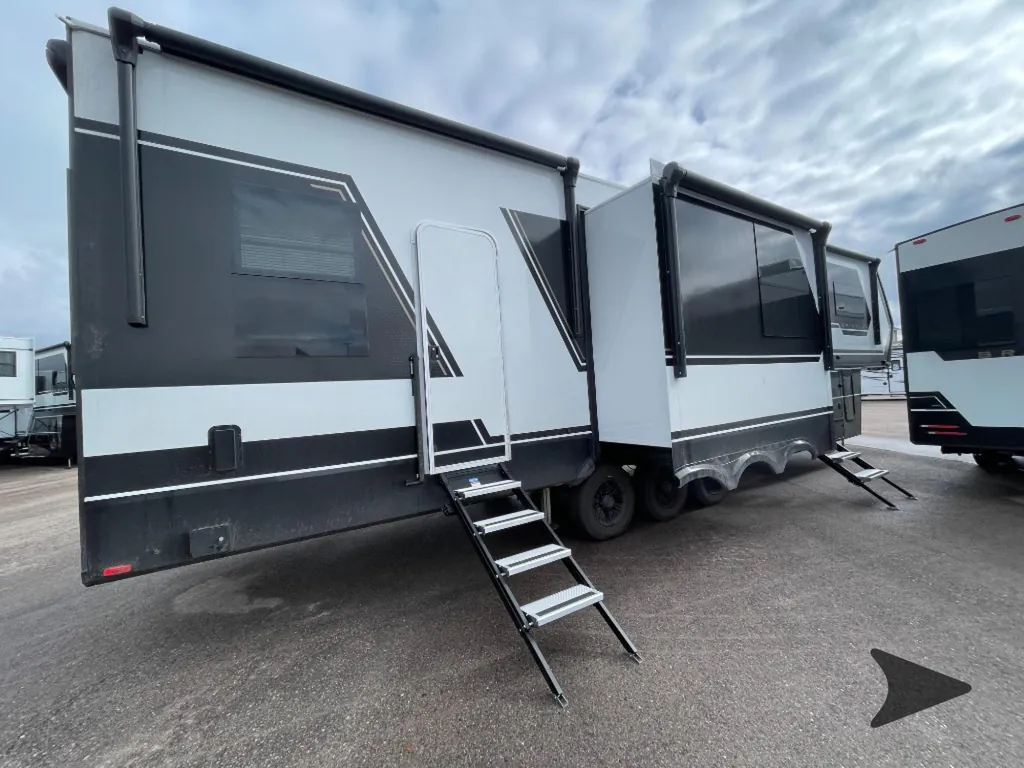 2026 Brinkley Model G 3520, Photos photo 14