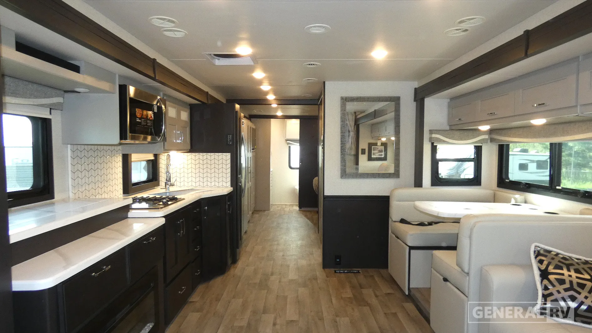 2026 Thor Motor Coach Pasadena 38DX - Photo 3