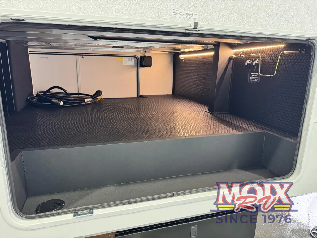 2026 Brinkley Model Z 3600, Photos photo 9