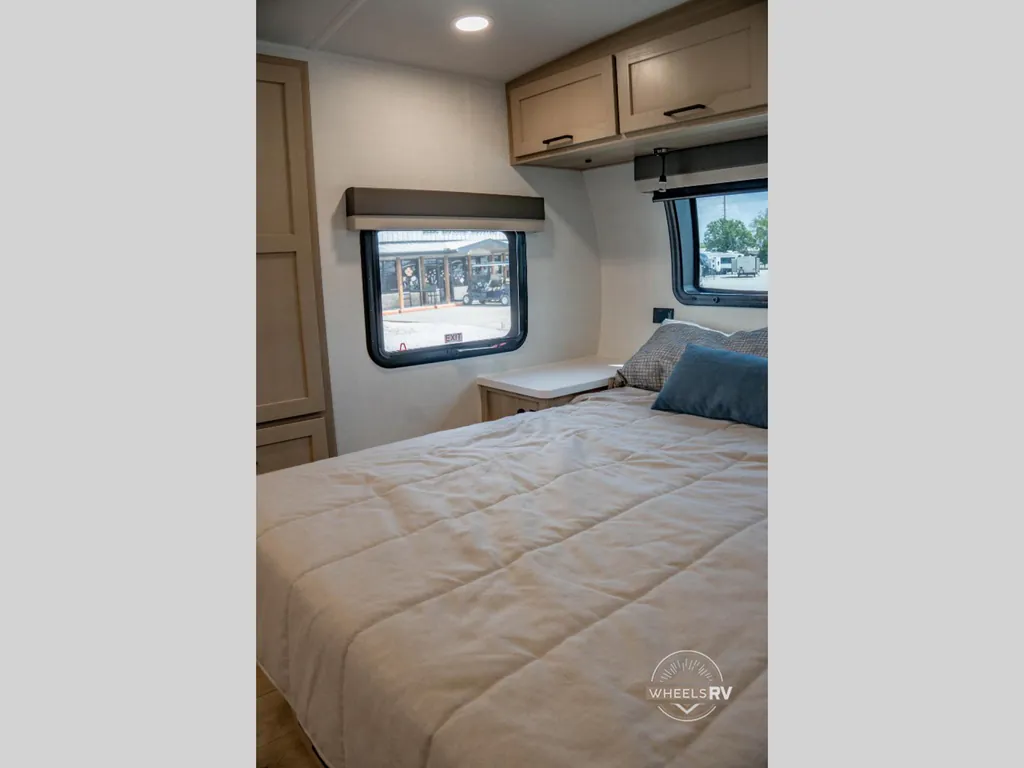 2026 Forest River Flagstaff Micro Lite 25FBD, Photos photo 21