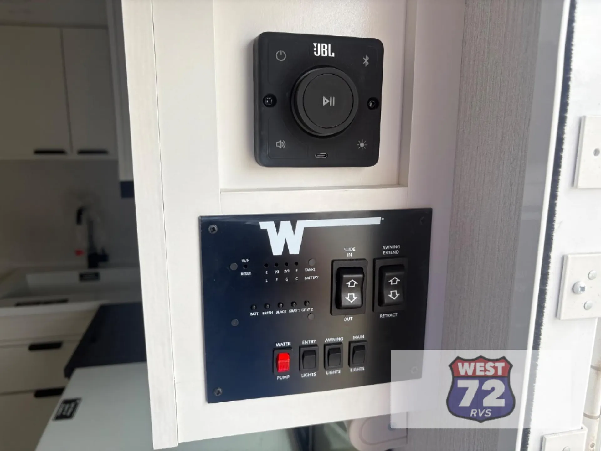 2026 Winnebago Thrive 22RBS - Photo 4