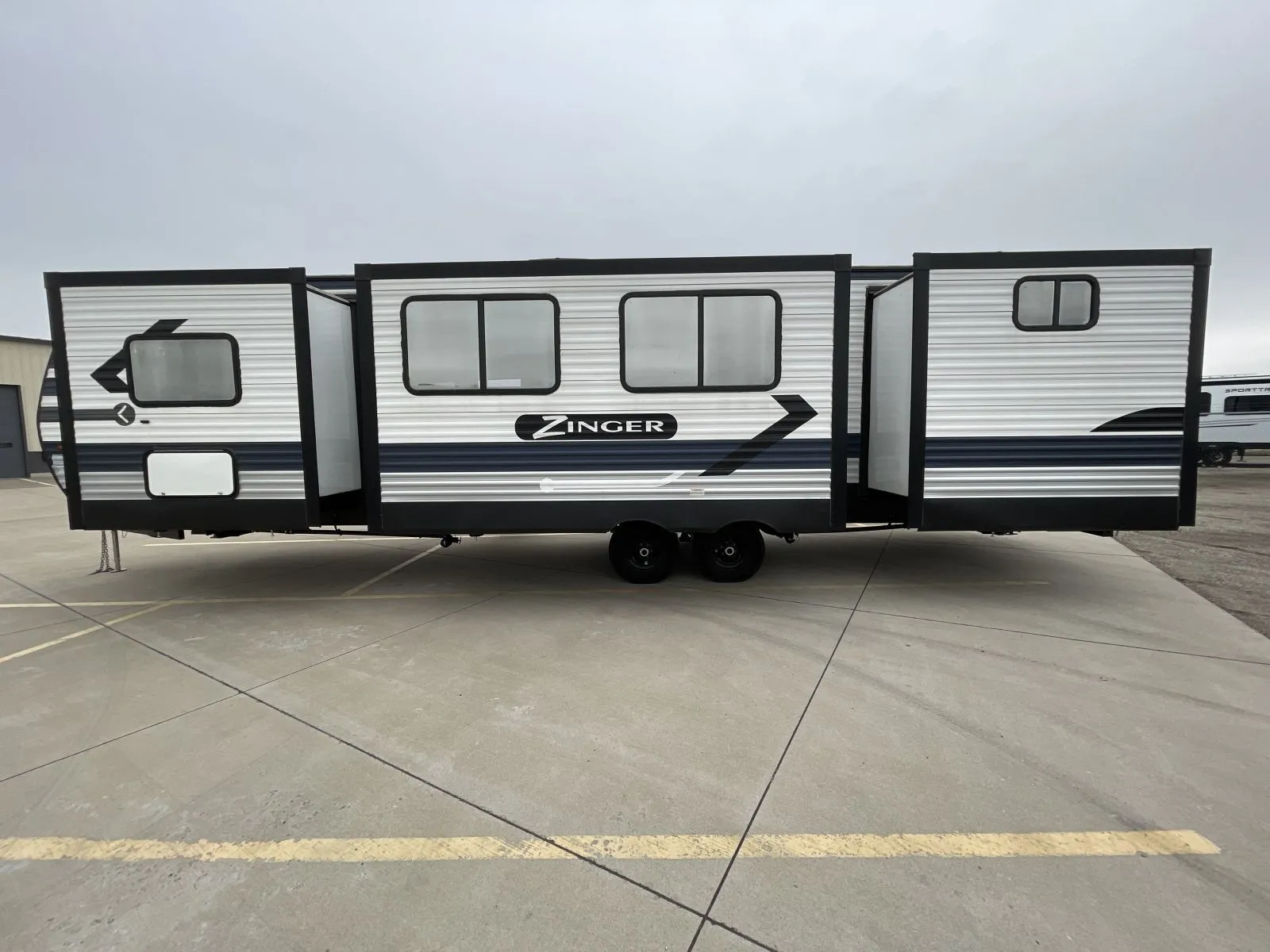 2022 CrossRoads Zinger 340BH - Photo 4