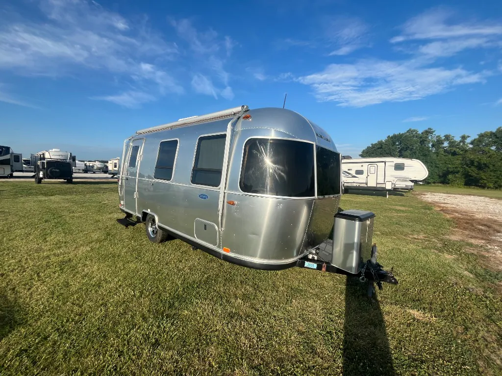 2017 Airstream Sport 22FB - Photo 2
