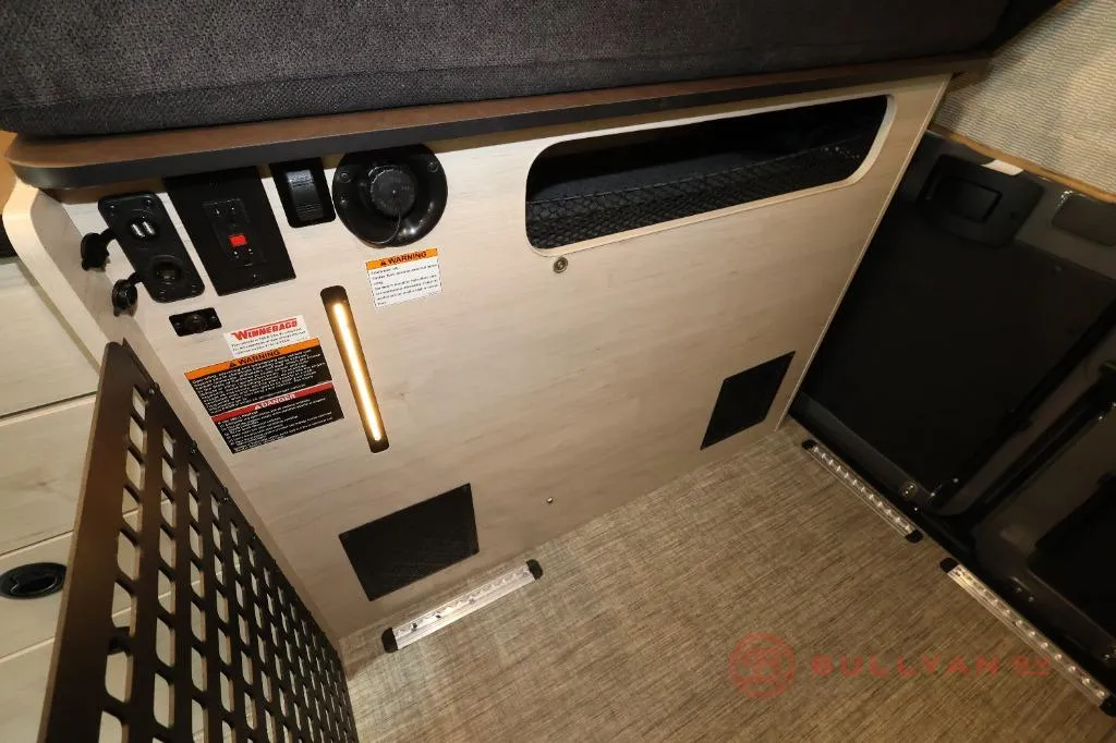 2027 Winnebago Solis Pocket 36A - Photo 3