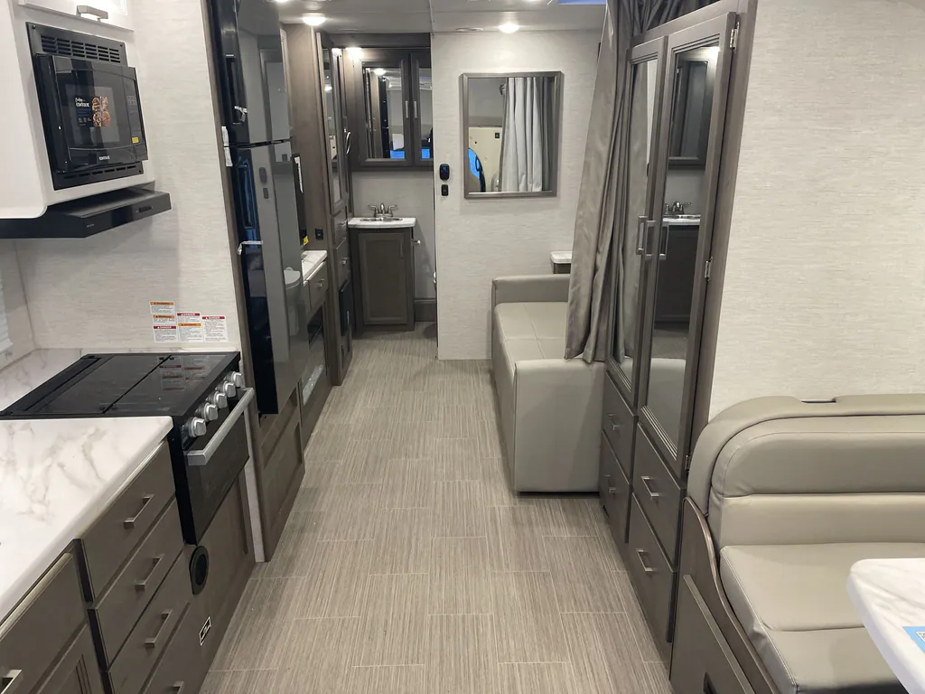 2025 Thor Motor Coach Freedom Elite 27HE, Photos photo 2
