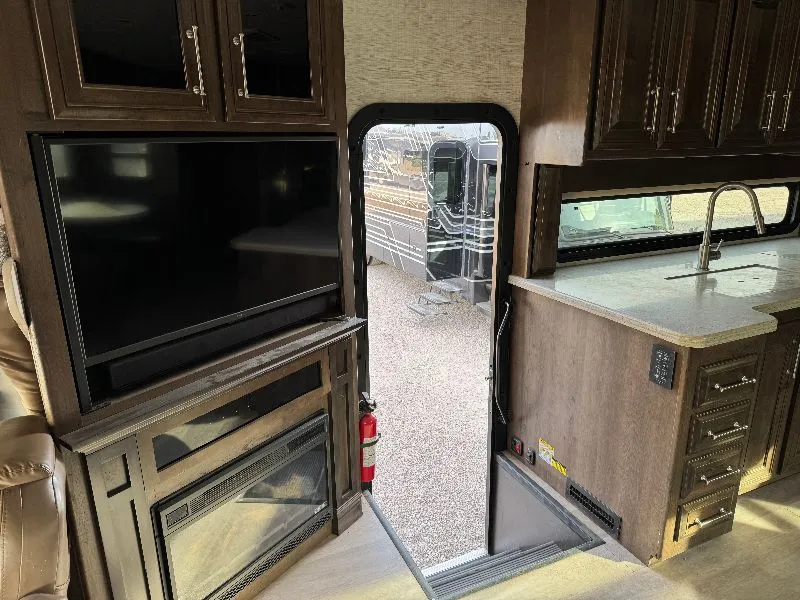 2021 Entegra Coach Accolade 37RB dealer photo 8 from RV Country