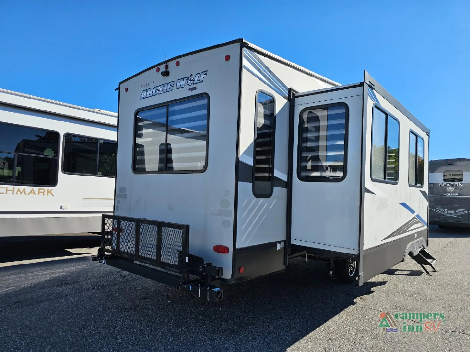 2022 Forest River Cherokee Arctic Wolf 291RL — Photo 6