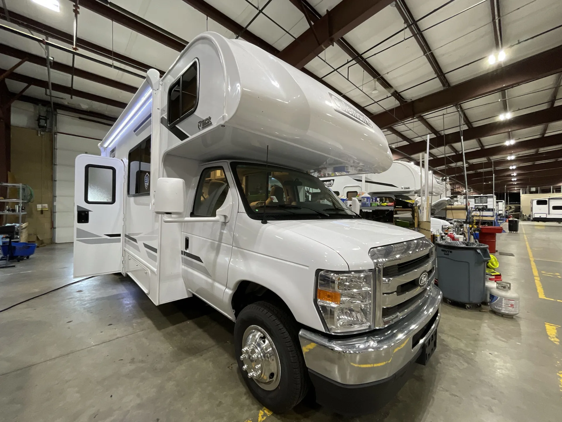 2026 Thor Motor Coach Coleman 28EZ - Photo 2