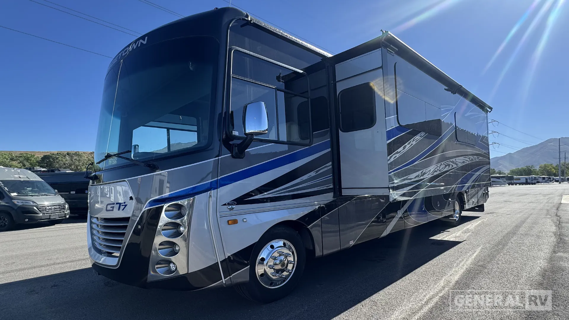 2021 Forest River Georgetown 7 Series GT7 36D7 — Photo 5