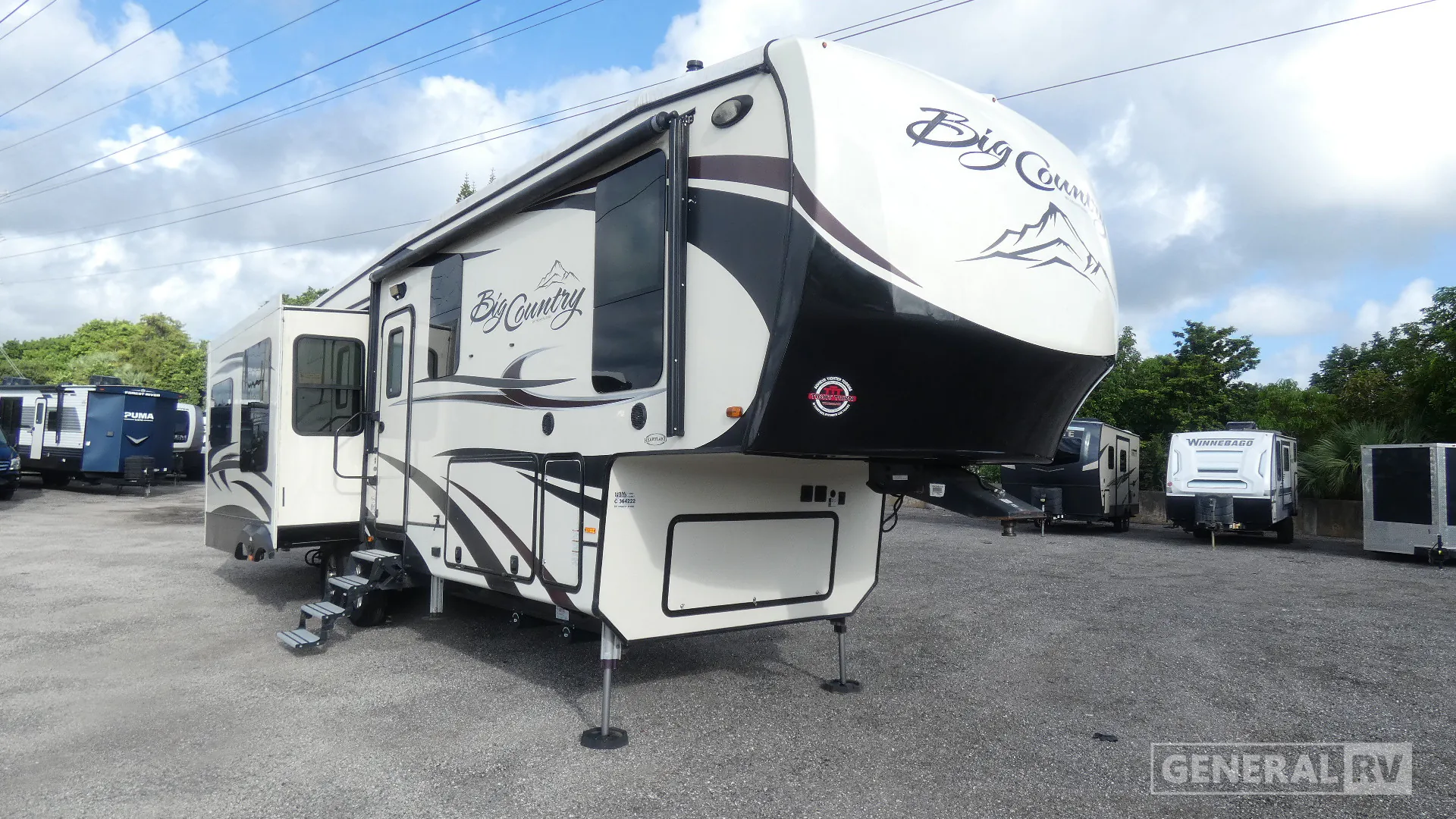 2017 Heartland Big Country 3150RL - Photo 2