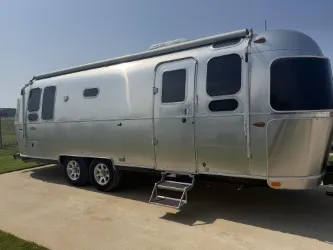 2019 Airstream Flying Cloud 26RB - Photo 3