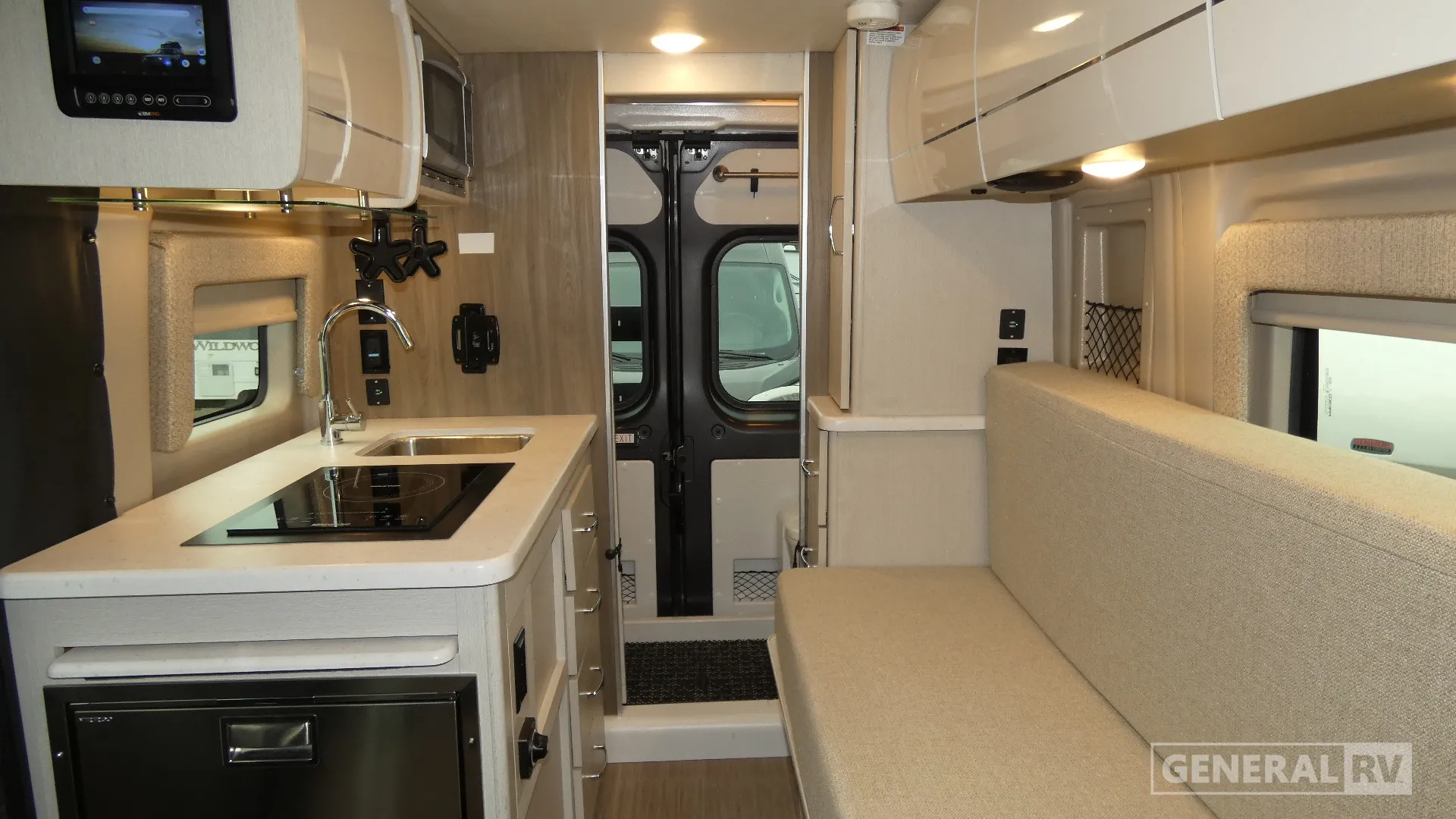 2022 Thor Motor Coach Rize 18M - Photo 3