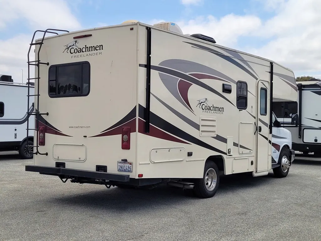 2019 Coachmen Freelander 21RS - Photo 3