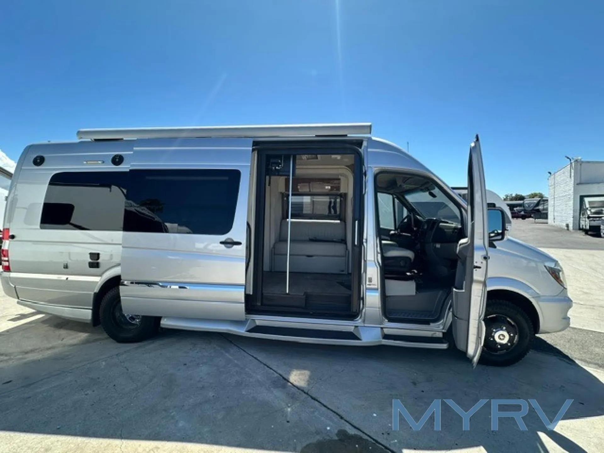 2016 Winnebago Era 70C - Photo 2