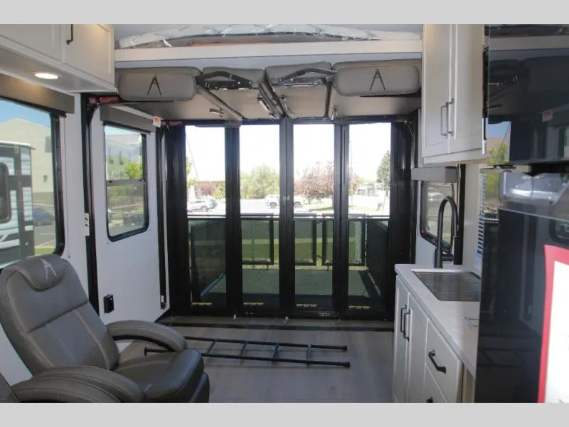 2026 Grand Design Momentum G-Class 21G - Photo 4