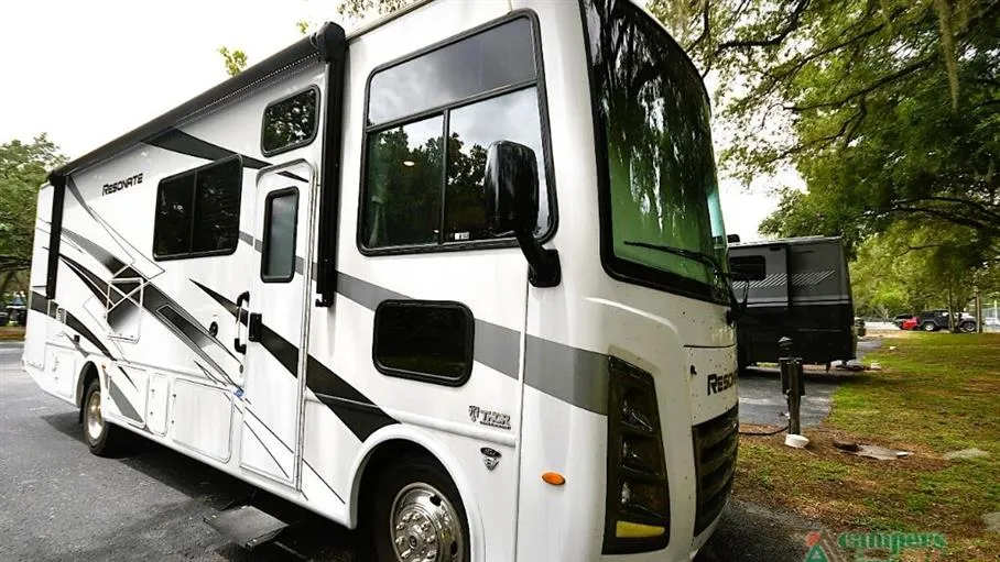 2024 Thor Motor Coach Resonate 29D - Photo 2