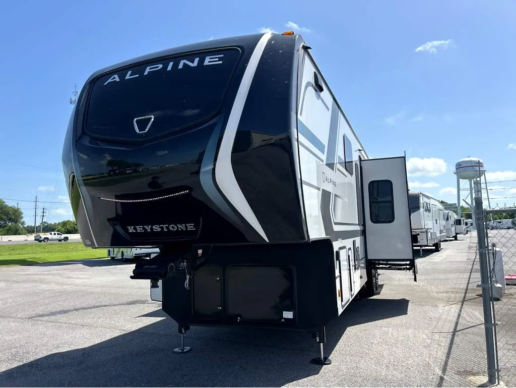 2026 Keystone Alpine 3820FK - Photo 3