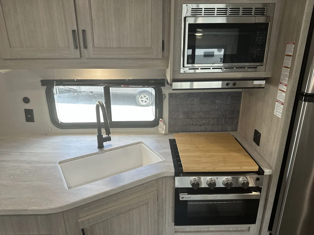 2024 Coachmen Catalina Legacy Edition 243RBS, Photos photo 10