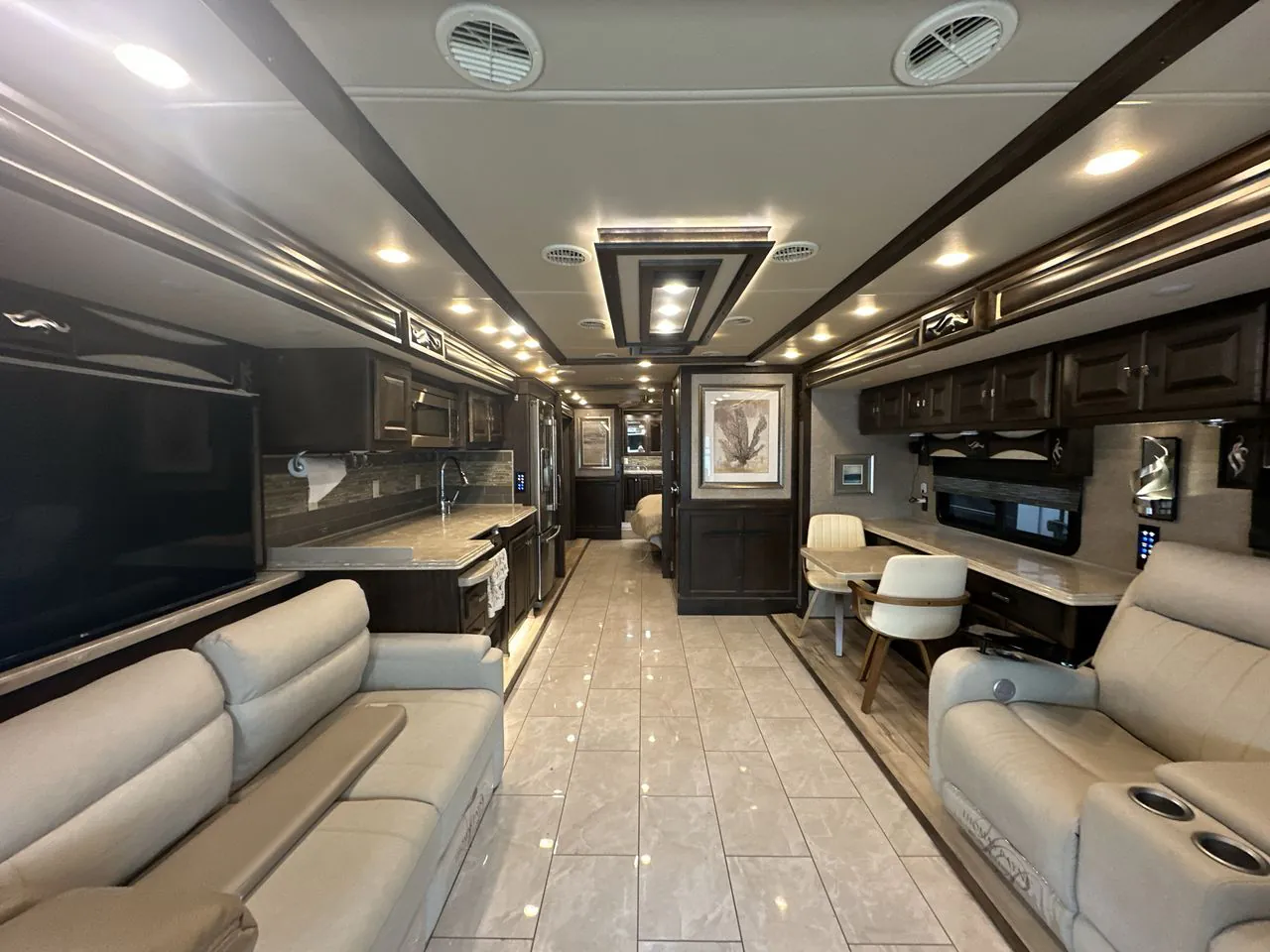 2018 Tiffin Phaeton 37 BH - Photo 3