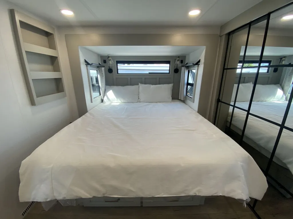 2026 Brinkley Model G 4150, Photos photo 27
