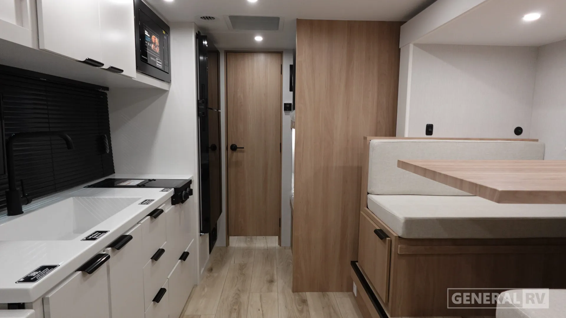 2027 Winnebago Micro Minnie 2200MBH - Photo 3
