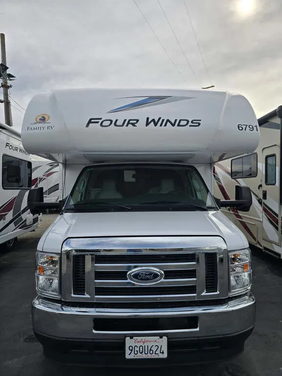 2025 Thor Motor Coach Four Winds 25V - Photo 3