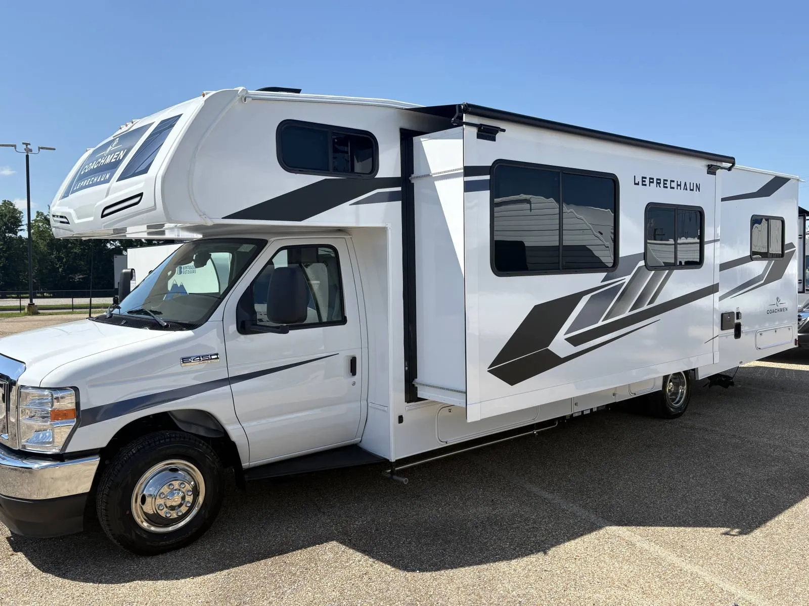 2027 Coachmen Leprechaun 300RS - Photo 3