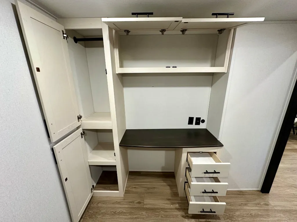 2027 Forest River Sabre 36FLX, Photos photo 35