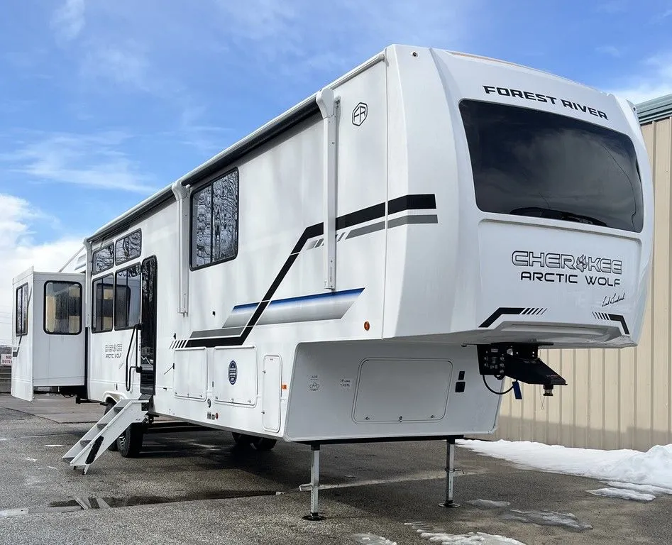2026 Forest River Arctic Wolf 38LEAHG - Photo 2