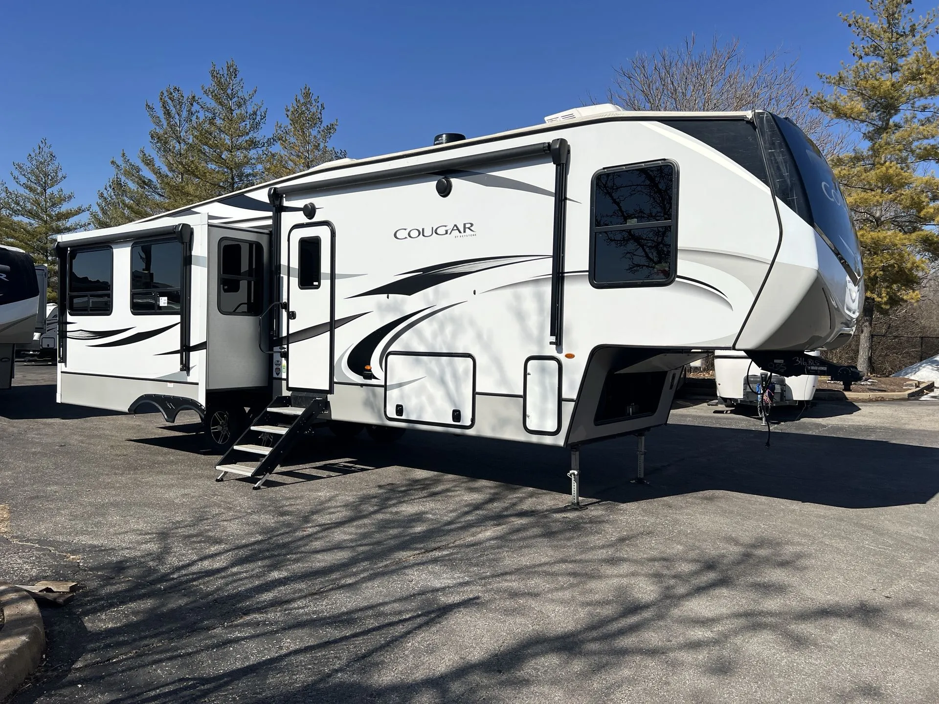 2023 Keystone Cougar 316RLS - Photo 2