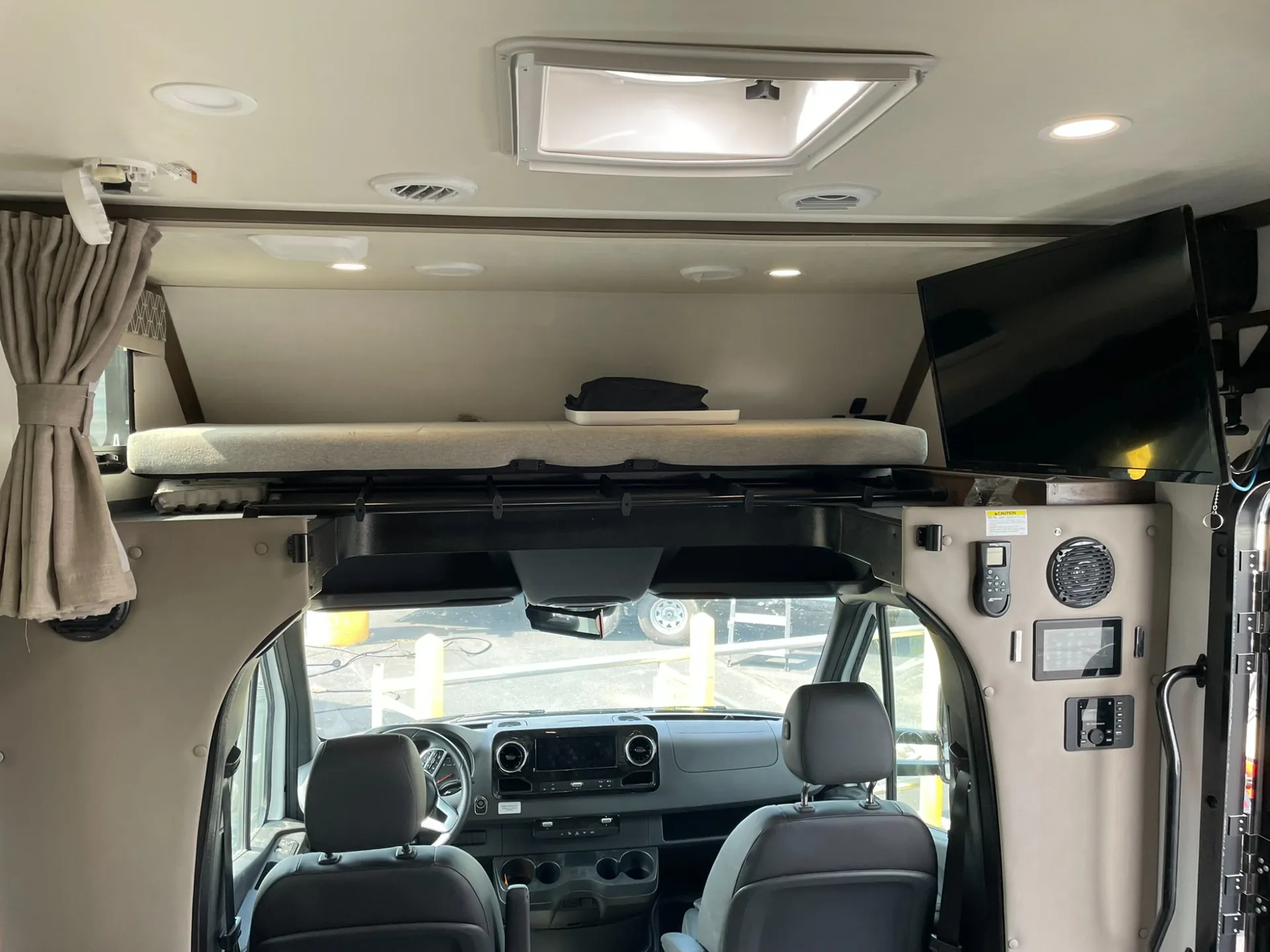 2023 Dynamax Corp Isata 3 Series 24FW - Photo 4