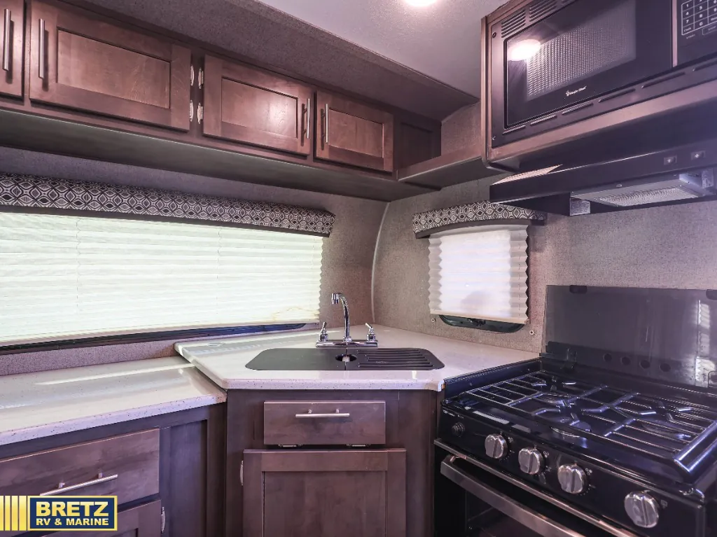 2019 Forest River Flagstaff Micro Lite 25FKS, Photos photo 8
