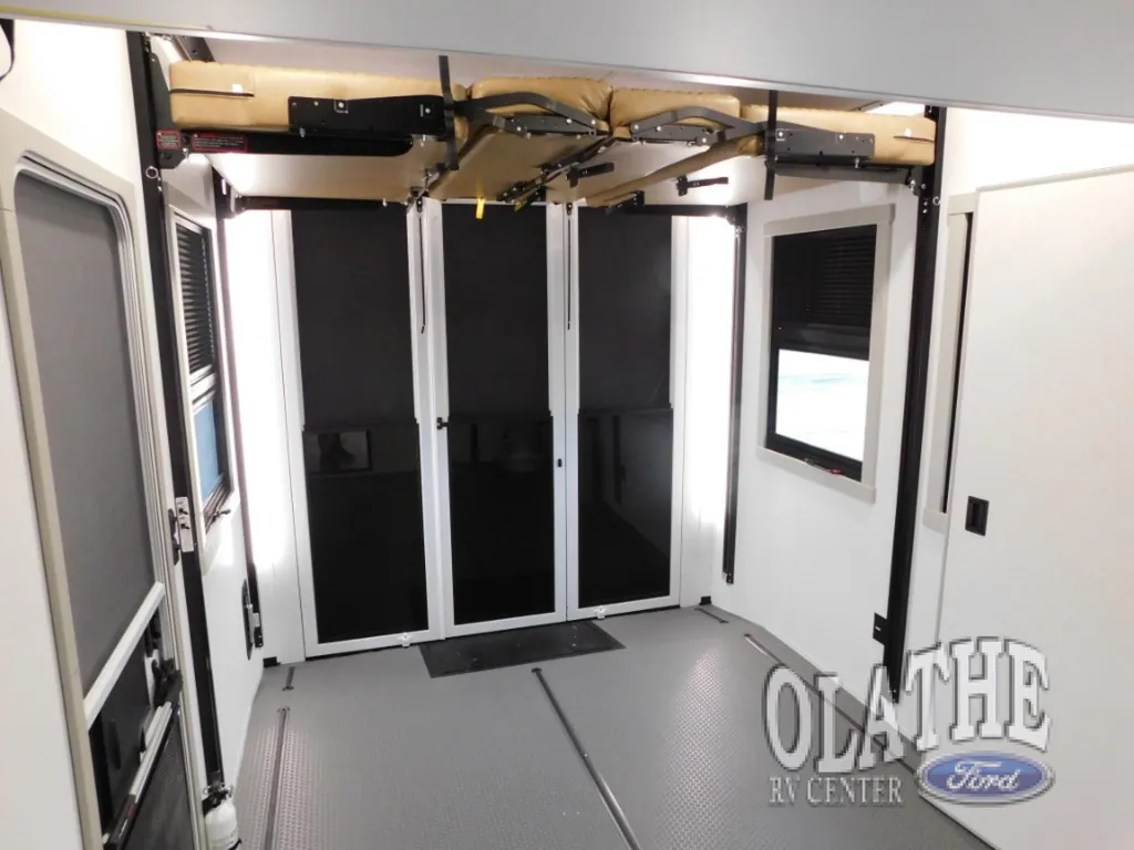 2026 Brinkley Model G 4100, Photos photo 29