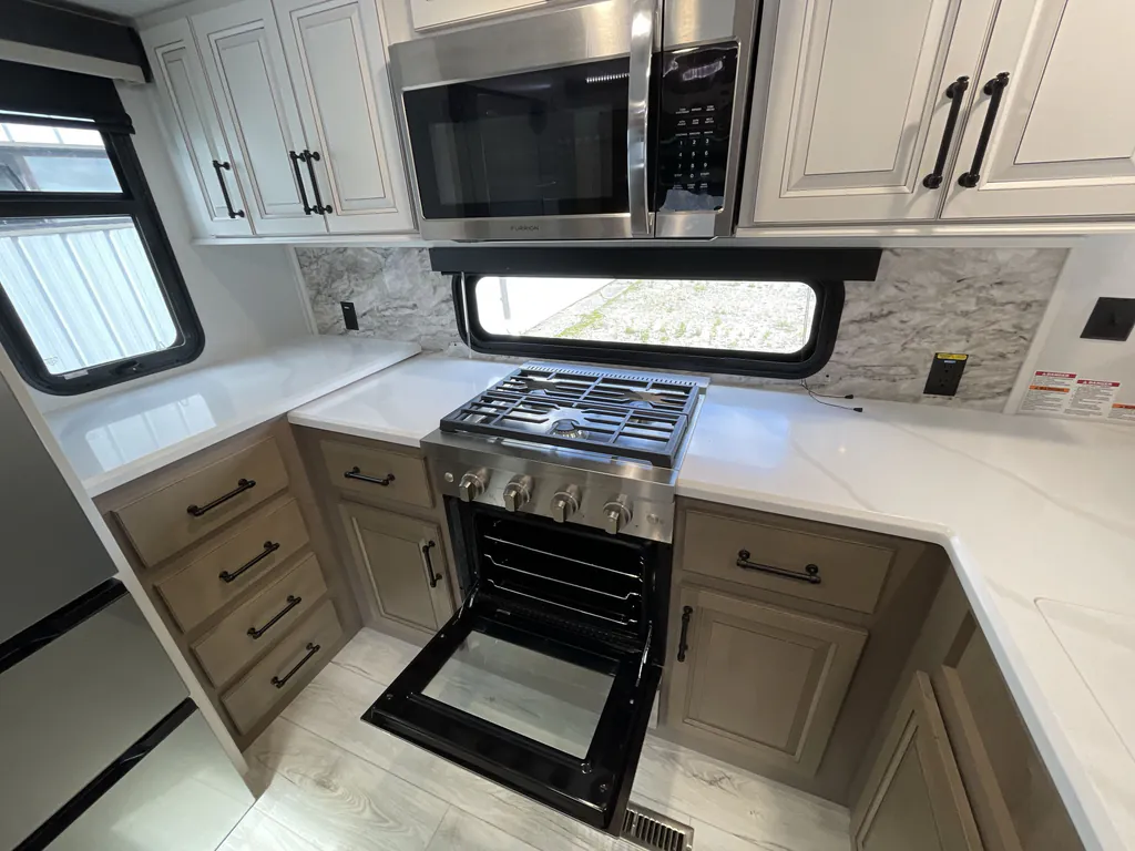 2024 Keystone Montana 3901RK, Photos photo 10