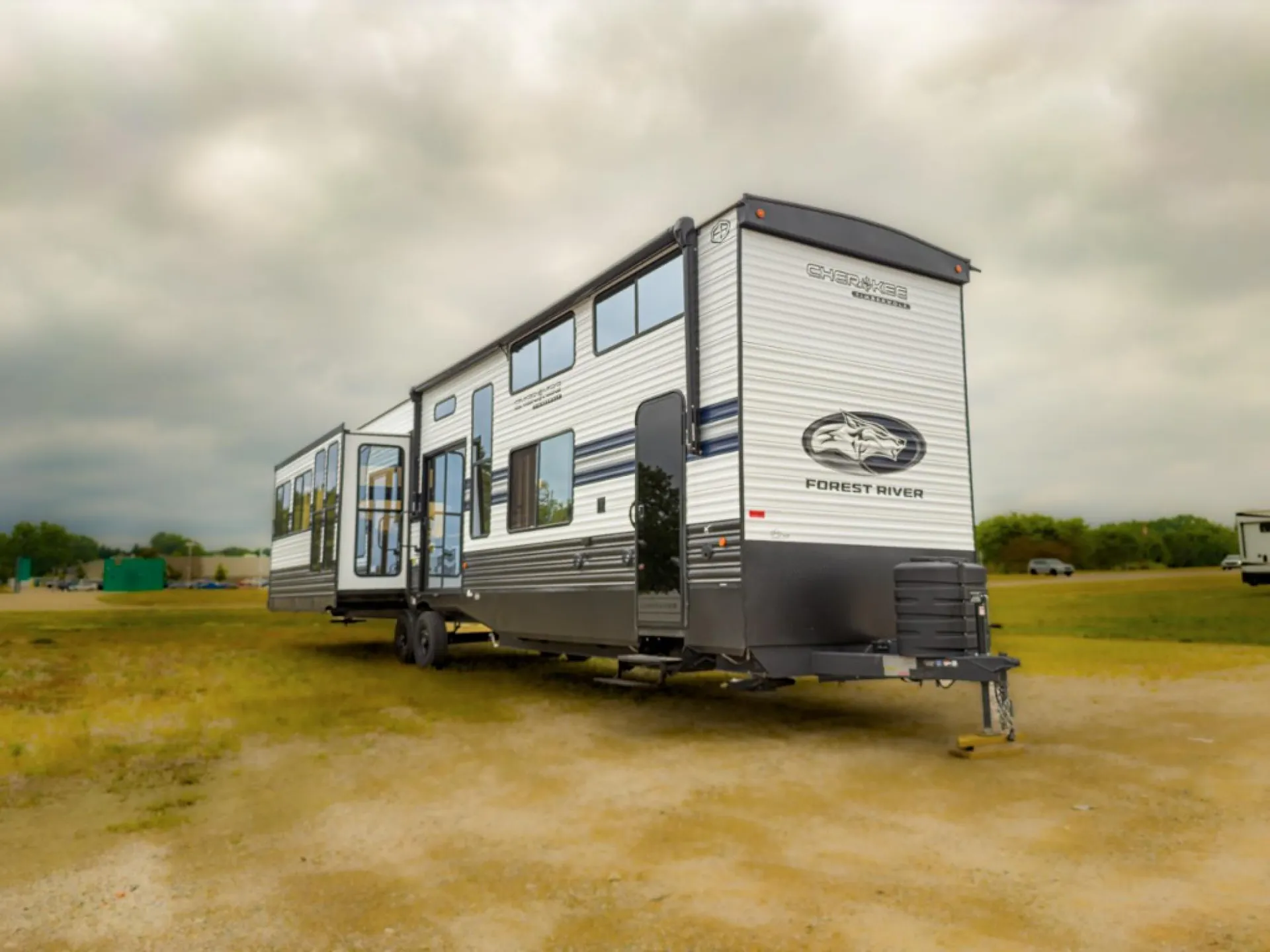 2027 Forest River Cherokee Timberwolf 39JM - Photo 4