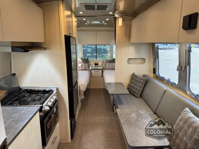 2026 Airstream Flying Cloud 23FB - Photo 4