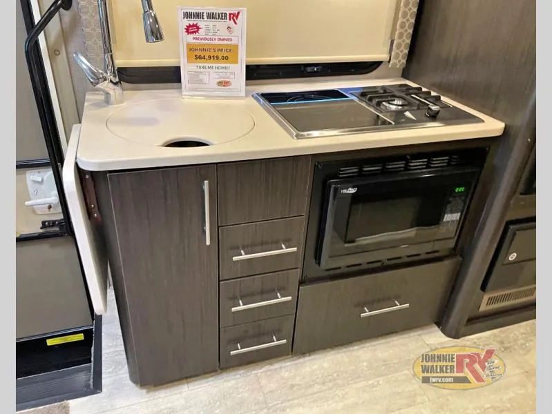 2019 Thor Motor Coach Axis 24.1 - Photo 3