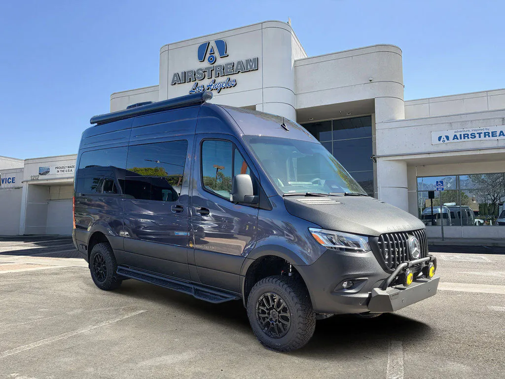 2025 Airstream Interstate 19X - Photo 3