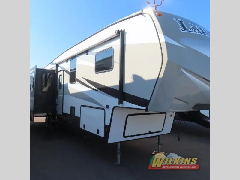 2015 Keystone RV Laredo 355RLS - Photo 3